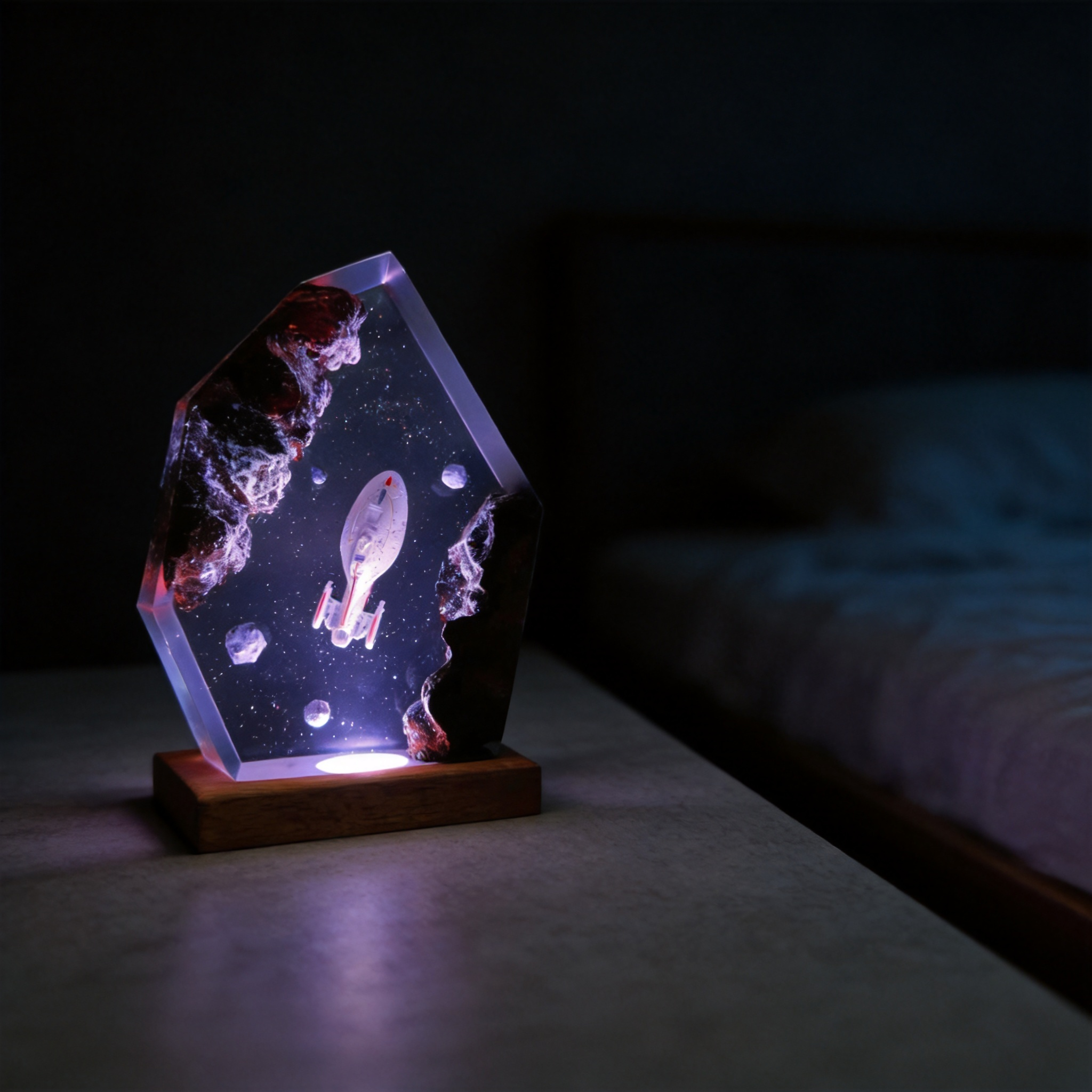 Star Trek Voyager Spock Resin Night Light - Custom Sci-Fi Desk Decor - Vulcan Salute Lamp,Trekkie Gift,